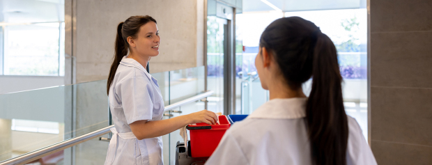 Serviceassistenter med speciale i hospitalservice